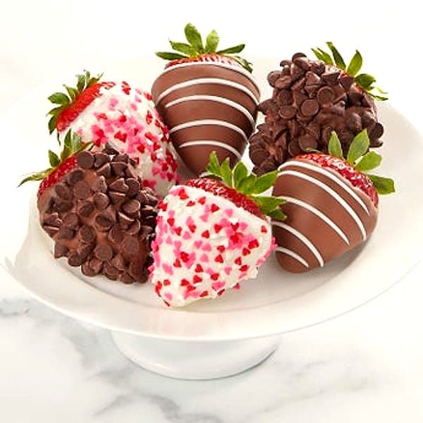 Gourmet Dipped Valentine's Strawberries (TM)